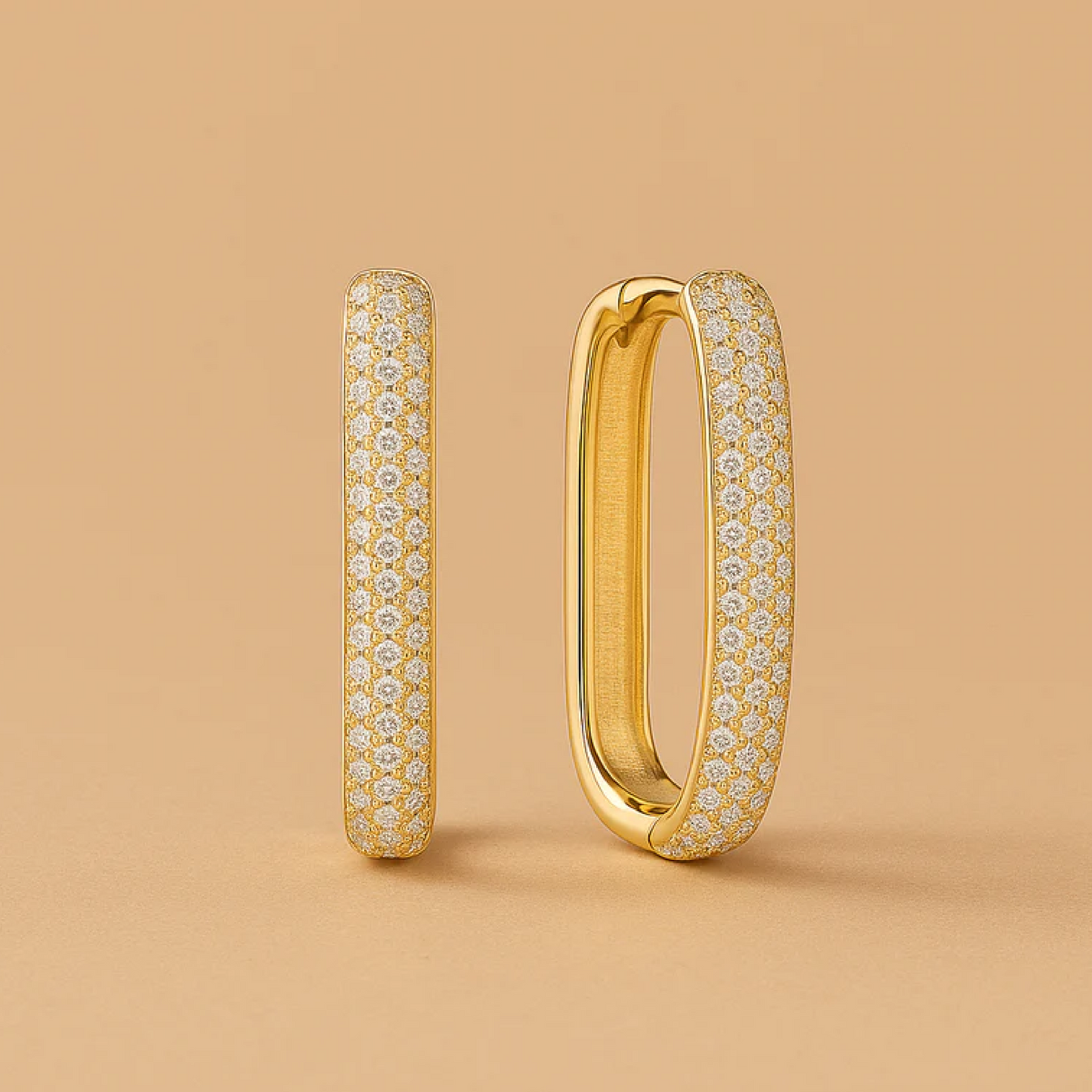 Orecchini a cerchio con pavé in oro brillante