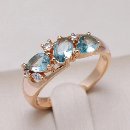 Elegante anello vintage in zirconia blu in oro