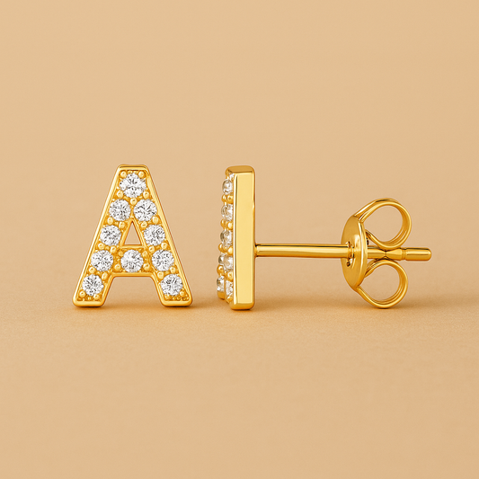 Orecchino a bottone con iniziale in oro