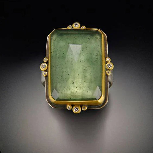 Anello vintage in vetro verde e oro