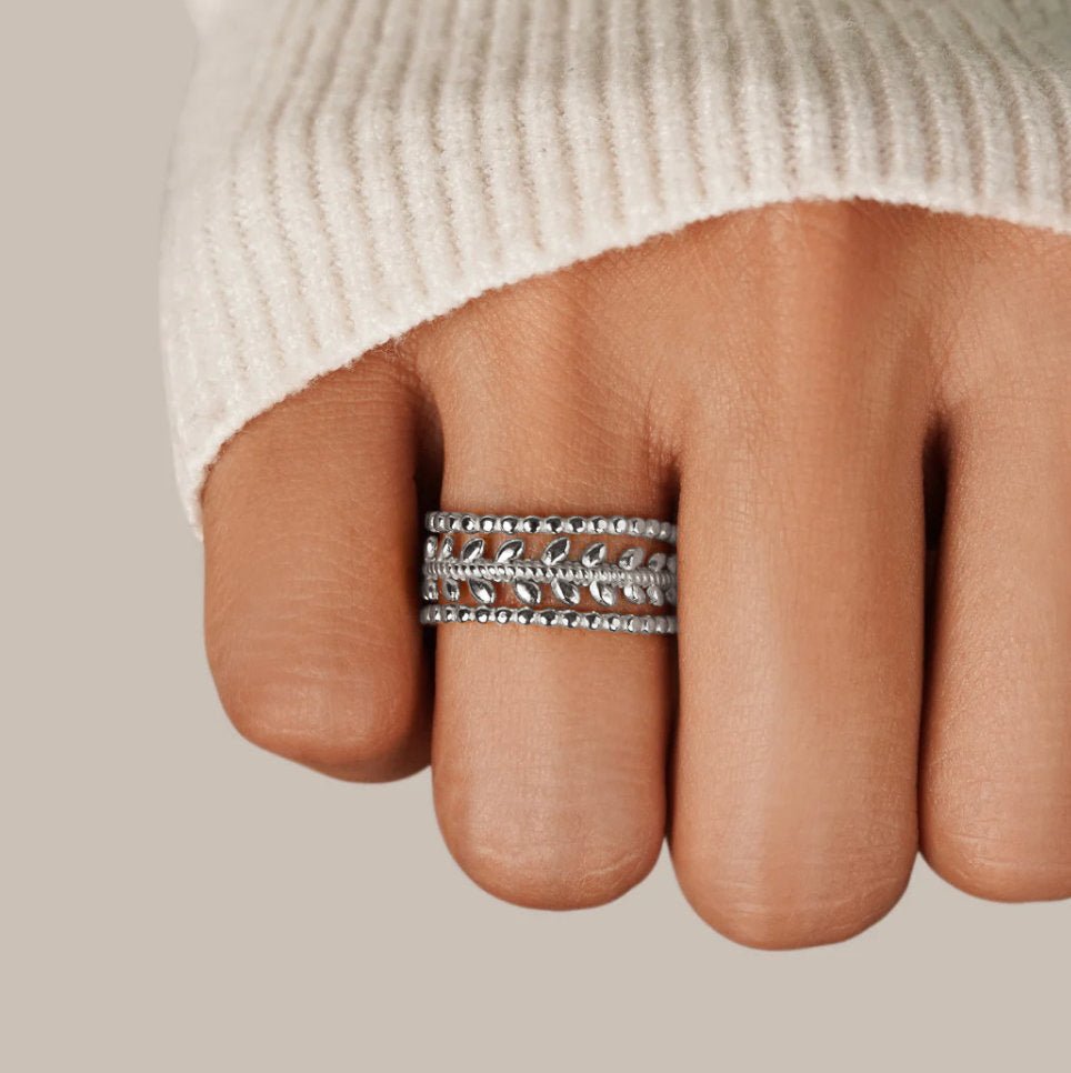 Anello Marissa con foglia d'argento a strati