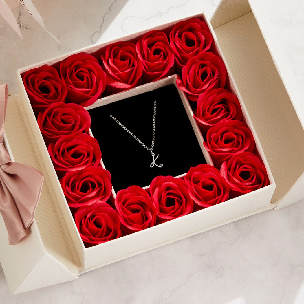 Collana con cuore e lettera in argento