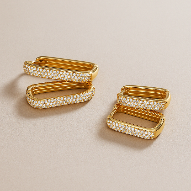 Grandi orecchini a cerchio con pavé in oro