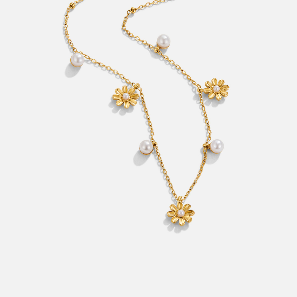 Collana con fiori autunnali e perle