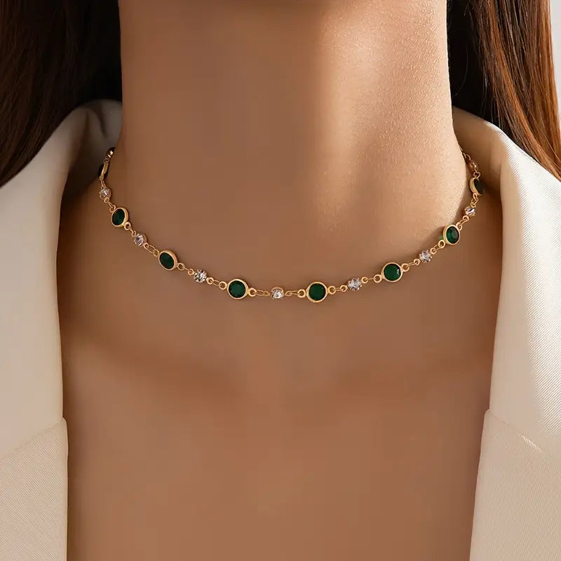 Collana con ciondolo verde smeraldo