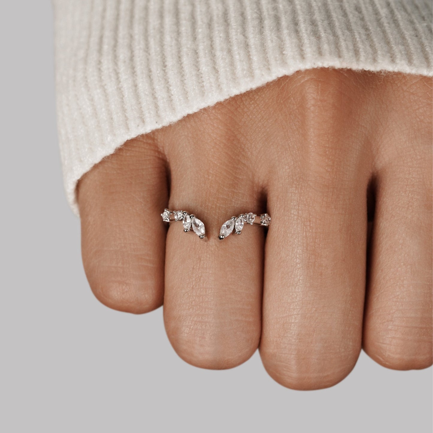 Anello in argento con cristallo di giglio